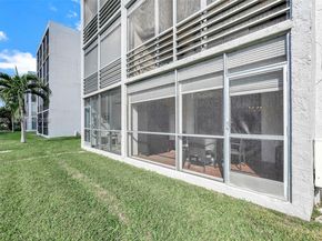 314 SE 10th St 103, Dania Beach FL 33004