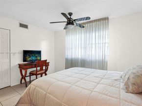 314 SE 10th St 103, Dania Beach FL 33004