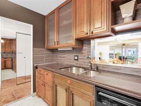 314 SE 10th St 103, Dania Beach FL 33004