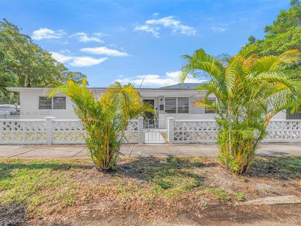 3202 SW 3rd St, Miami FL 33135