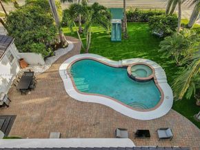 725 Harrison St, Hollywood FL 33019