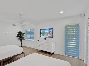 725 Harrison St, Hollywood FL 33019