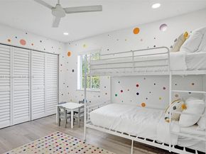 725 Harrison St, Hollywood FL 33019