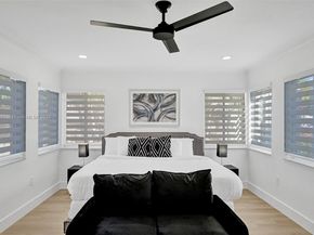 725 Harrison St, Hollywood FL 33019