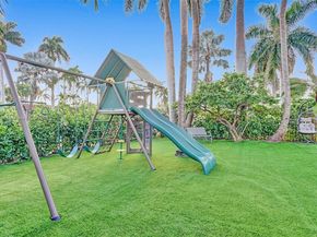 725 Harrison St, Hollywood FL 33019