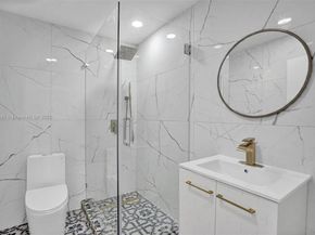 725 Harrison St, Hollywood FL 33019