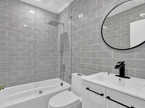 725 Harrison St, Hollywood FL 33019