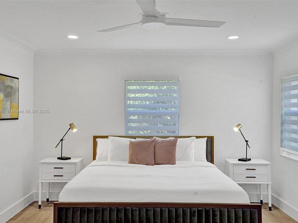 725 Harrison St, Hollywood FL 33019