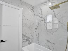 725 Harrison St, Hollywood FL 33019