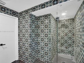 725 Harrison St, Hollywood FL 33019