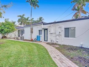 725 Harrison St, Hollywood FL 33019