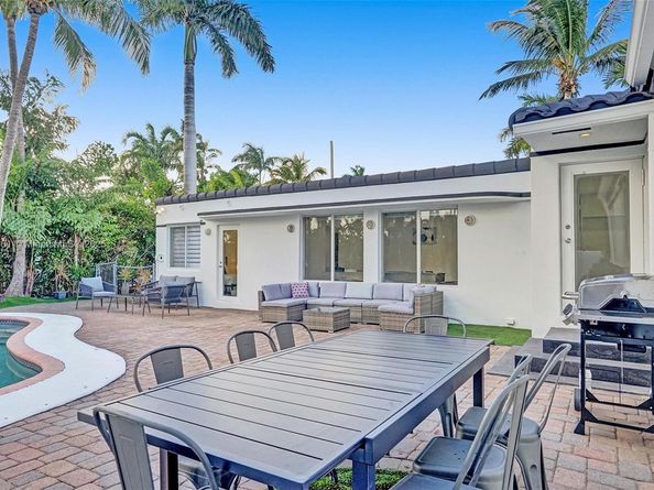 725 Harrison St, Hollywood FL 33019