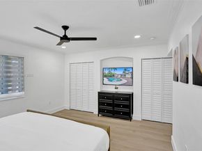 725 Harrison St, Hollywood FL 33019
