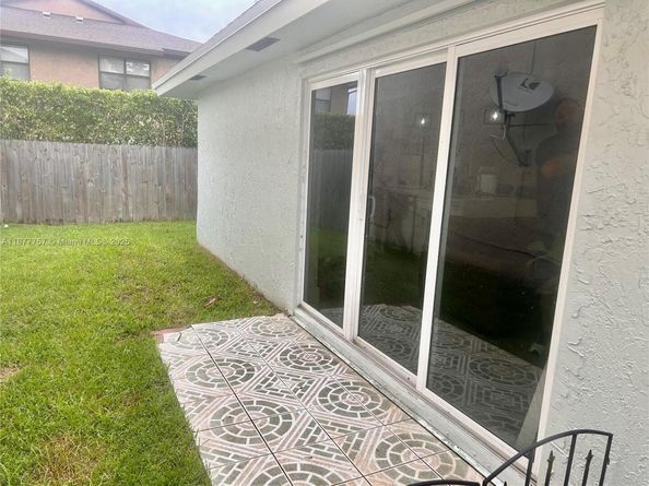 3704 NW 107th Ter, Sunrise FL 33351