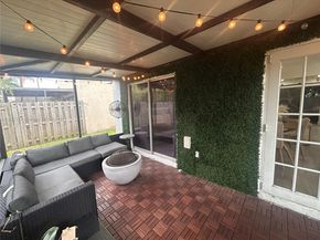 3704 NW 107th Ter, Sunrise FL 33351
