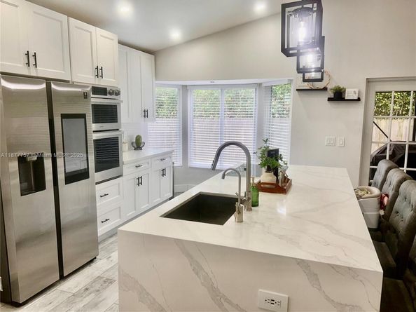 3704 NW 107th Ter, Sunrise FL 33351