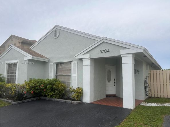 3704 NW 107th Ter, Sunrise FL 33351