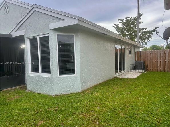 3704 NW 107th Ter, Sunrise FL 33351