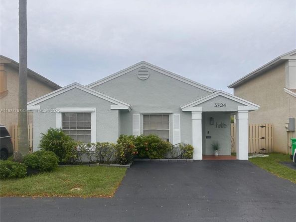 3704 NW 107th Ter, Sunrise FL 33351