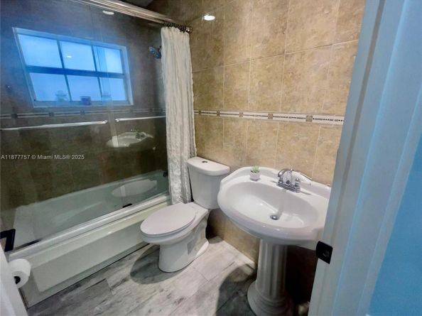 3704 NW 107th Ter, Sunrise FL 33351
