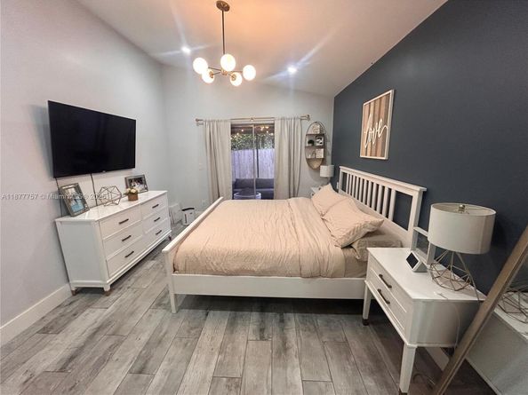 3704 NW 107th Ter, Sunrise FL 33351