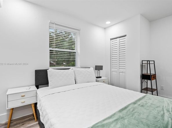 1899 NE 49th Ct, Pompano Beach FL 33064