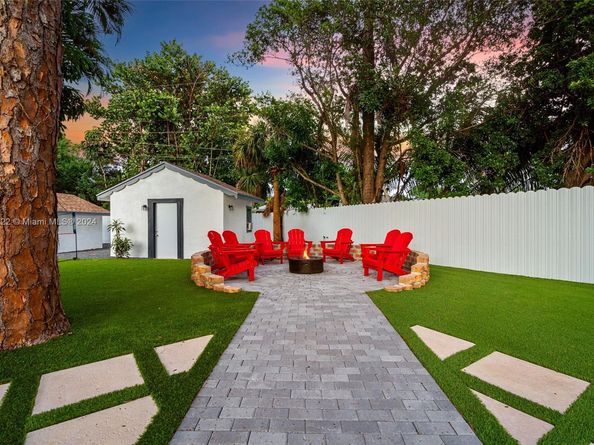 1899 NE 49th Ct, Pompano Beach FL 33064