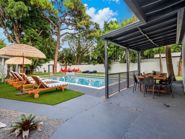 1899 NE 49th Ct, Pompano Beach FL 33064
