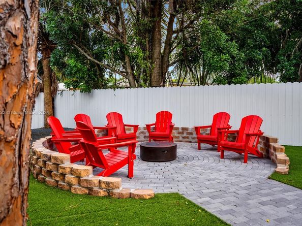1899 NE 49th Ct, Pompano Beach FL 33064