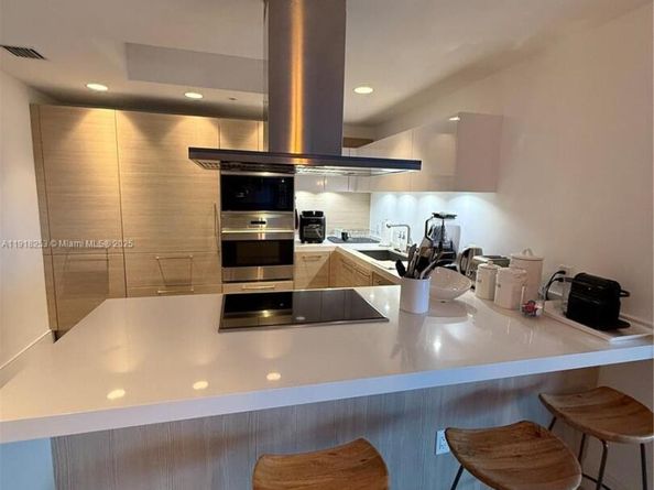 17111 Biscayne Blvd 2103, North Miami Beach FL 33160