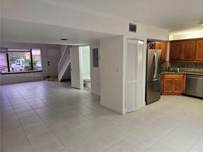 10142 SW 77th Ct 10142, Miami FL 33156