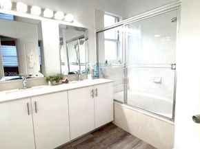 2101 NE 37th Ter, Homestead FL 33033