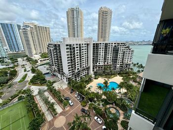 520 Brickell Key Dr