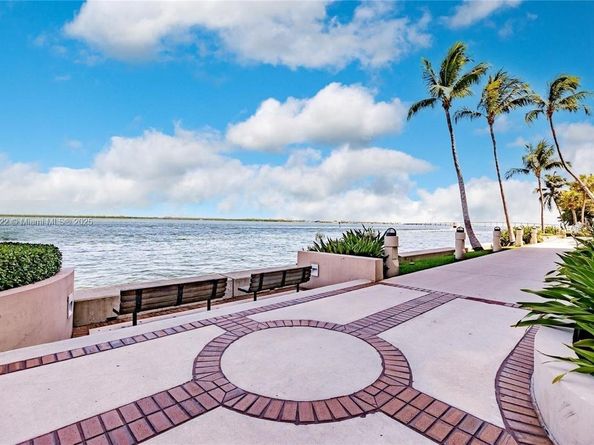 520 Brickell Key Dr A1912, Miami FL 33131