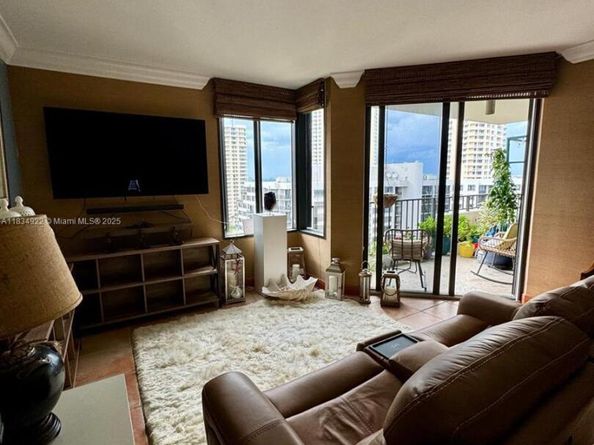 520 Brickell Key Dr A1912, Miami FL 33131