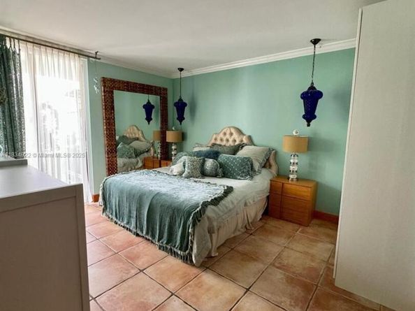520 Brickell Key Dr A1912, Miami FL 33131