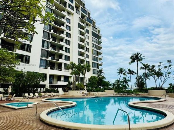 520 Brickell Key Dr A1912, Miami FL 33131