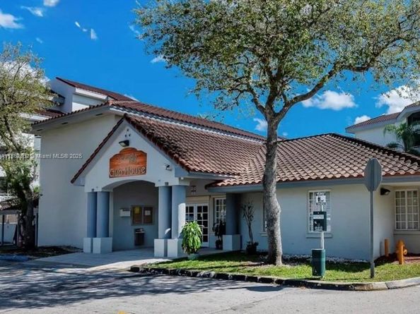 8365 SW 152nd Ave PH4, Miami FL 33193