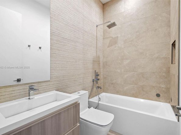 3063 Elizabeth St, Miami FL 33133