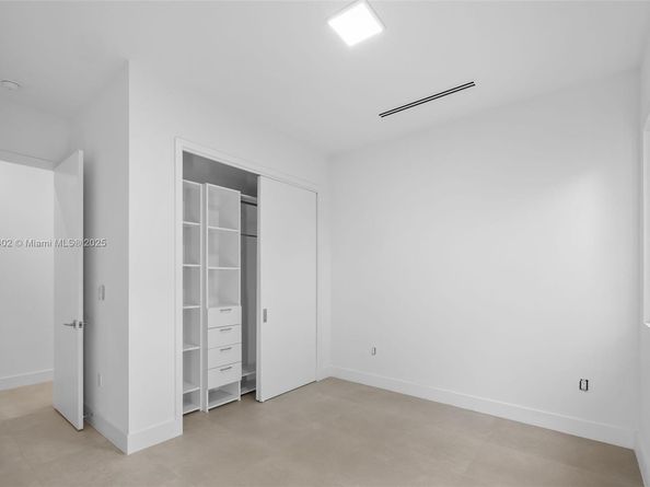 3063 Elizabeth St, Miami FL 33133