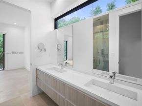 3063 Elizabeth St, Miami FL 33133