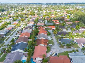 5976 SW 88th Pl, Miami FL 33173