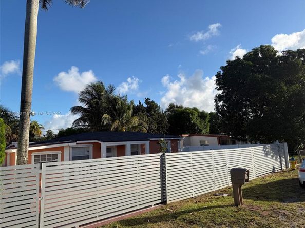 361 NE 160th Ter, Miami FL 33162