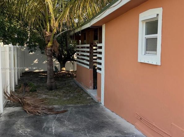 361 NE 160th Ter, Miami FL 33162