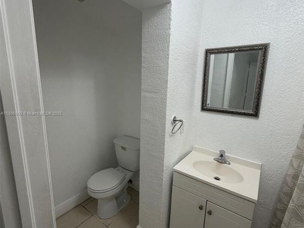 361 NE 160th Ter, Miami FL 33162