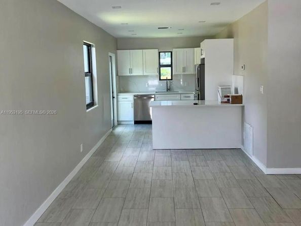 607 SW 10th St, Fort Lauderdale FL 33315