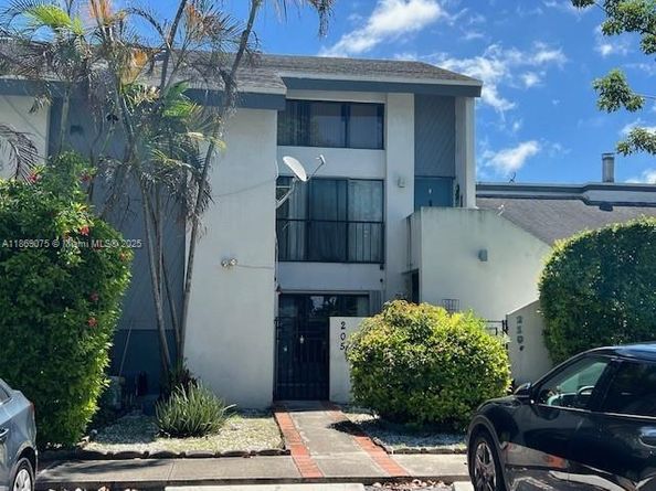 8301 SW 157th Ave 205, Miami FL 33193