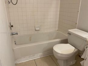 3320 N Pinewalk Dr N 1715, Margate FL 33063