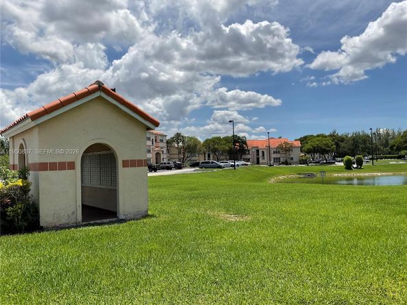 3320 N Pinewalk Dr N 1715, Margate FL 33063