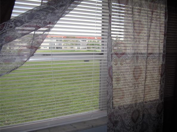 2751 E Sunrise Lakes Dr 108, Sunrise FL 33322